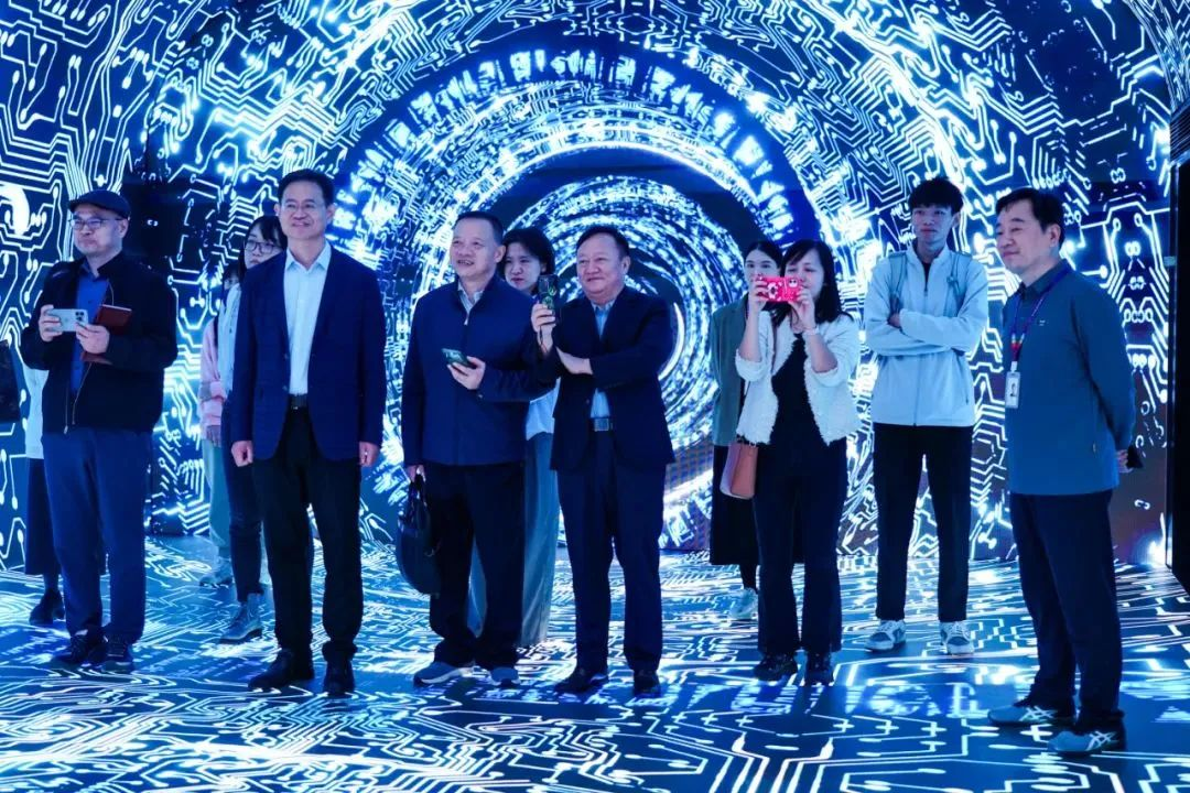 2024120602 国家广电总局发展研究中心一行赴365WM完美励丰文化调研指导