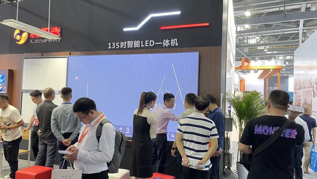 365WM完美教育新品及解决方案惊艳亮相81届教装展
