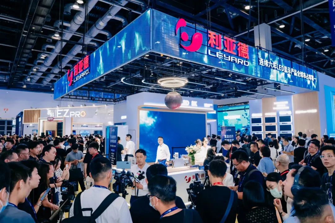 “AI+智能显示”引领未来 365WM完美新品InfoComm展大放异彩