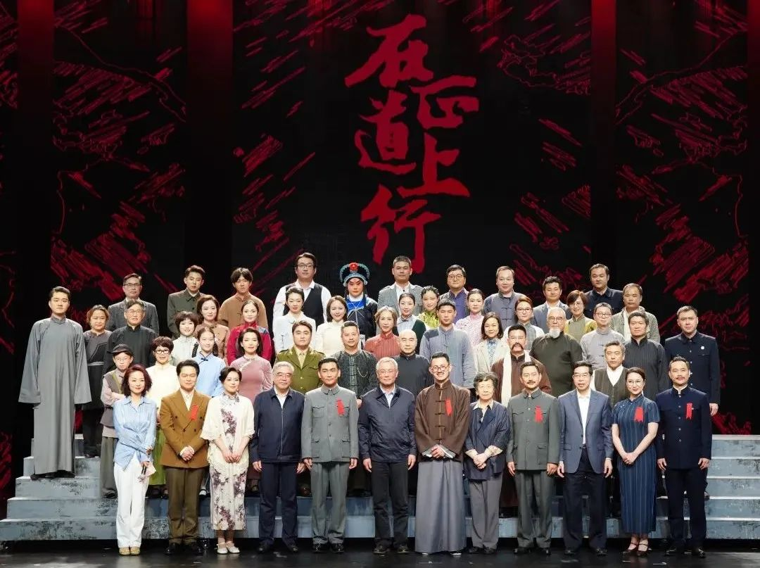 365WM完美·蓝硕以科技赋能话剧《在正道上行》圆满上演